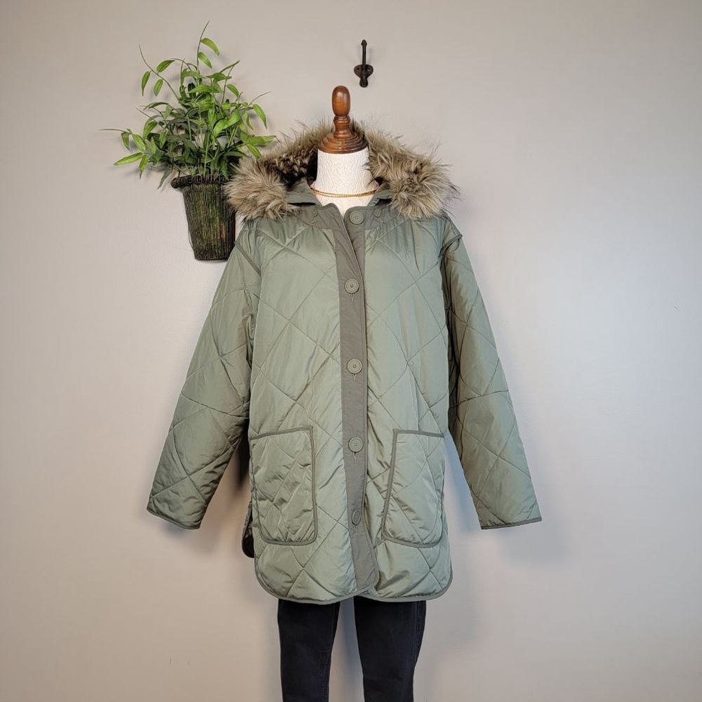 American Eagle Diamond Quilted Puffer Green Faux Fur Hood AE M Jacket Coat